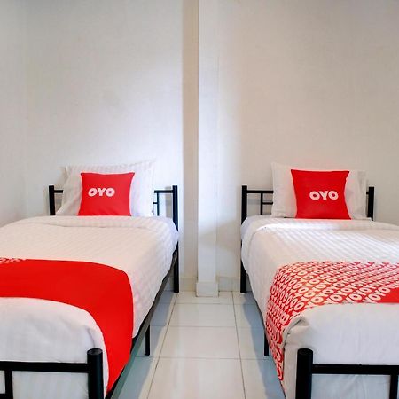 Oyo 3690 Wisma Yani Syariah Padang  Exterior photo