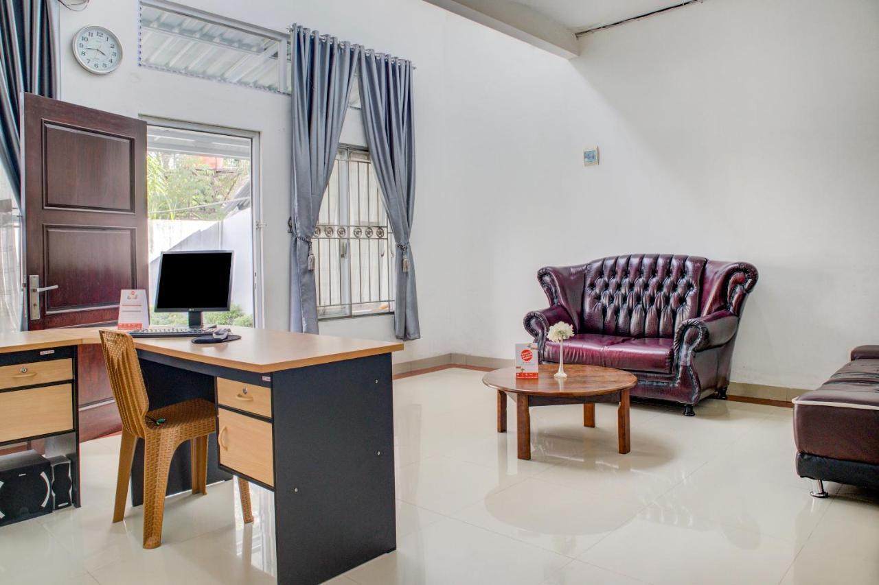 Oyo 3690 Wisma Yani Syariah Padang  Exterior photo