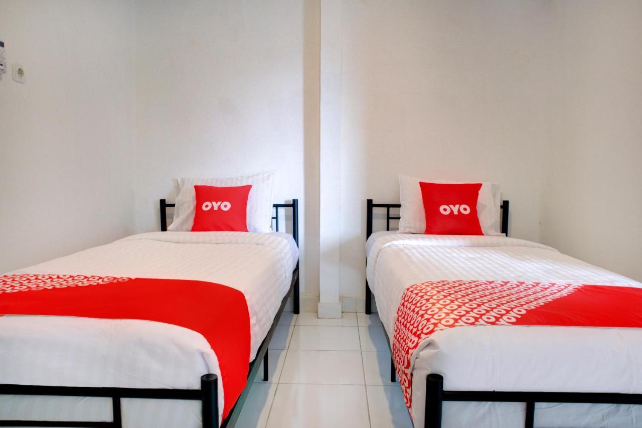 Oyo 3690 Wisma Yani Syariah Padang  Exterior photo